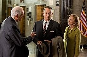 ドノバンは国内から激しいバッシングにさらされる「ブリッジ・オブ・スパイ」