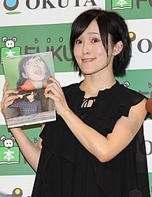 得意の変顔で決めた山本彩