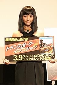 劇中人物になりきったおのののか「トランスポーター」