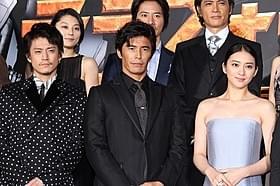 ファンサービスに努めた伊藤英明、武井咲、小栗旬ら「テラフォーマーズ」