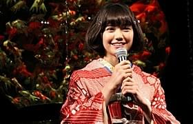 あでやかな着物姿で登場した二階堂ふみ「蜜のあわれ」