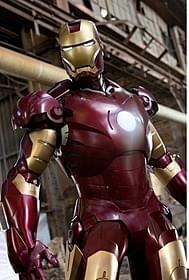 「アイアンマン」の一場面「アイアンマン」