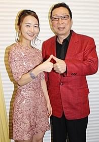 人と人のつながりを繊細に表現した 石倉三郎とキム・コッピ「つむぐもの」