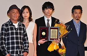 染谷将太が日プロ大賞主演男優賞「バクマン。」