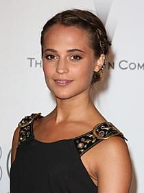 オスカー女優アリシア・ビカンダー「トゥームレイダー」