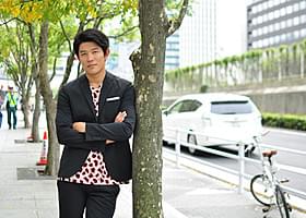 再び変態仮面を演じる鈴木亮平「HK 変態仮面」