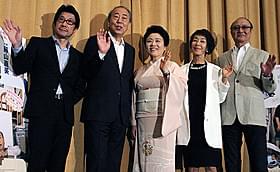 言いたい放題の舞台挨拶を展開した 藤山直美、岸部一徳、阪本順治監督ら「団地」