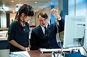 ヒトラーはあっという間に現代社会に順応「帰ってきたヒトラー」