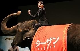 ゾウの扱いも手慣れた様子「ターザン:REBORN」