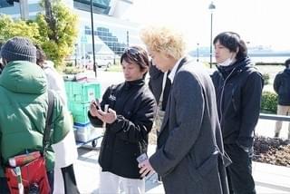 アクション監督・谷垣健治(左)も今作から参戦「新宿スワン」