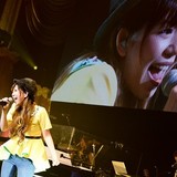 牧野由依、歌手デビュー10周年記念ライブで涙 4thアルバム発売、次回ライブ開催も発表