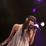 織田かおりが8thライブ「FRIDAY NIGHT」を開催　「渋谷で夜遊び」をテーマにバラエティ豊かな楽曲を披露