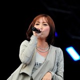 藍井エイルが「イナズマロックフェス 2015」に出演 DJスタイルでロックナンバー4曲を熱唱