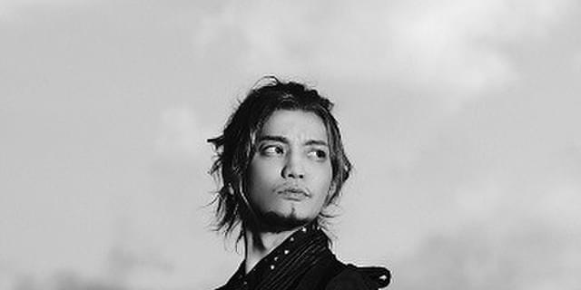 ぺ*ぱ様 浅沼晋太郎　◯月◯日、あけといて。　フォトブック 浅沼晋太郎、2nd写真集が発売 凛々しい表情、犬を抱きしめ