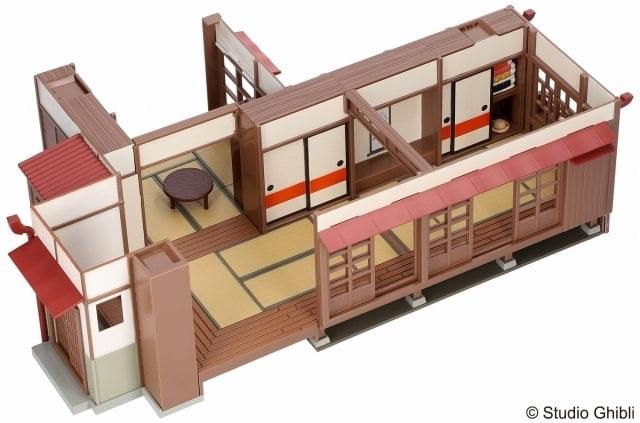 となりのトトロ」サツキとメイの家がミニチュアハウスに 階段の
