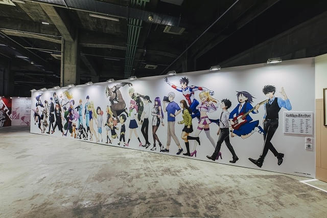 少年ジャンプ＋」10年の歩みを振り返る展覧会がスタート 入場