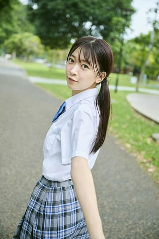 「【オールアザー版】鈴原希実 1st写真集 届け」掲載カット