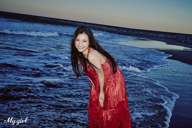 高野麻里佳が放つ、しなやかな美しさ――デジタル写真集が発売中