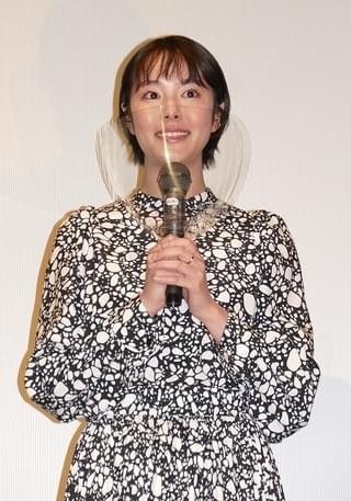 唐田えりか、約3年半ぶりの舞台挨拶「恩返ししたい」 感極まり涙も