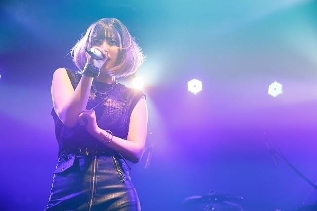 黒崎真音のドキュメンタリー、23年春劇場公開 救急搬送から復活ライブ