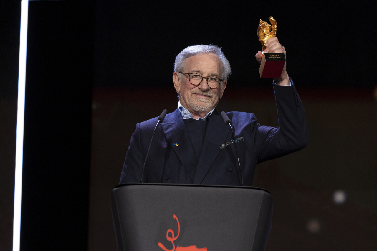 【第73回ベルリン国際映画祭】スティーブン・スピルバーグに名誉金熊賞　「E.T.」「フェイブルマンズ」など製作秘話、キャリアを振り返る