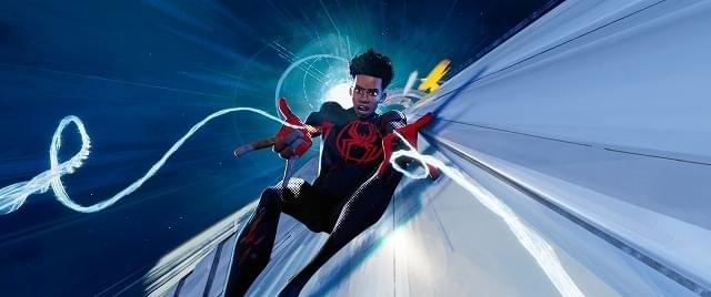 実写版「スパイダーマン」の映像で幕開け！ 「スパイダーマン アクロス・ザ・スパイダーバース」新予告、日本公開は6月16日