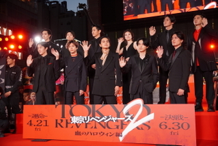 北村匠海、「東京リベンジャーズ2」は前作を「超える」と自信 メンバーとレッドカーペットに登場
