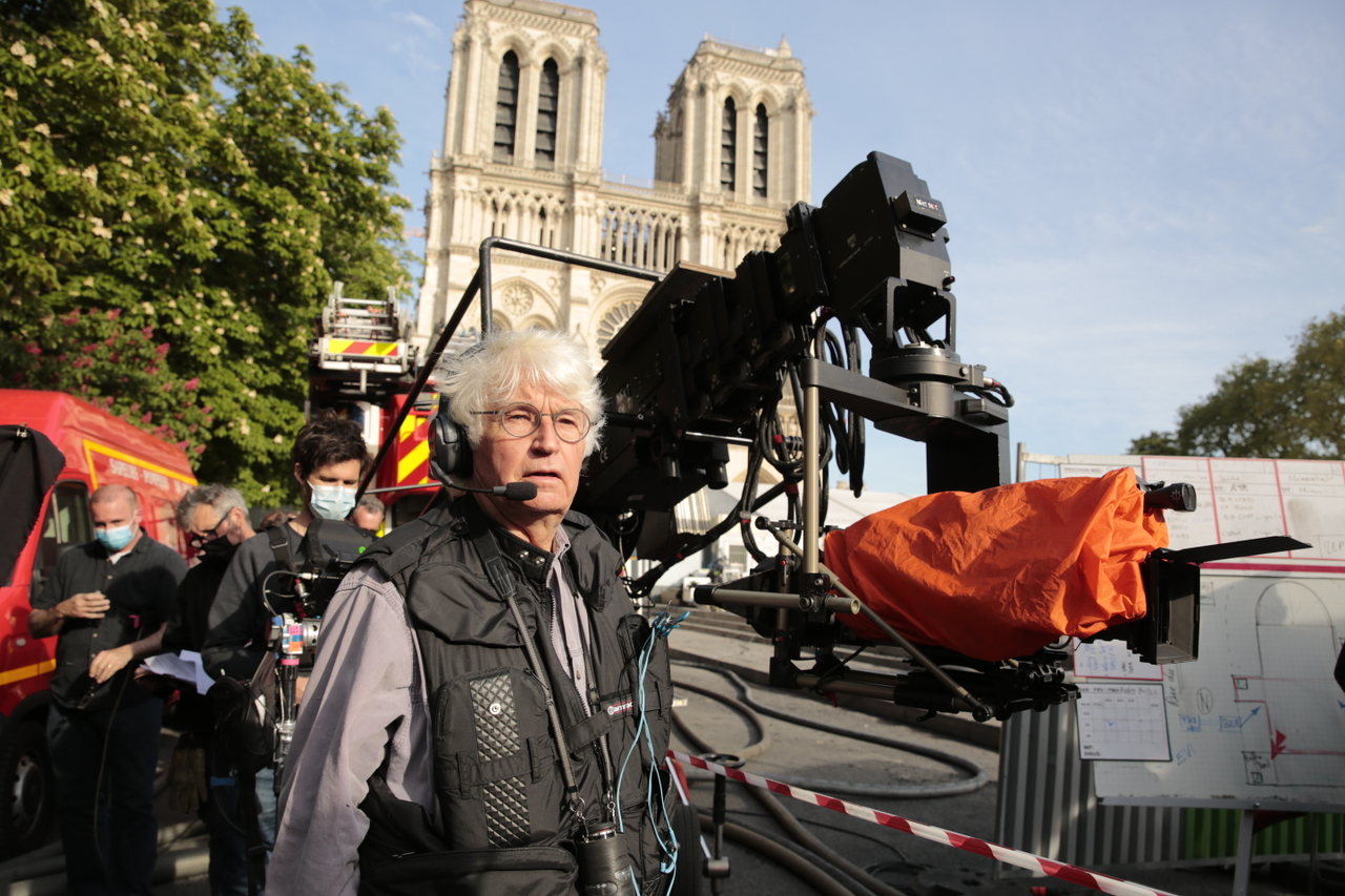 ノートルダム大聖堂の火災を巨大セットで撮影しリアルに表現 ジャン＝ジャック・アノー監督に聞く