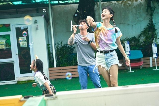 コロナ禍で静まり返った香港が舞台 ルイス・チョン×アンジェラ・ユン「星くずの片隅で」7月14日公開 - 画像3
