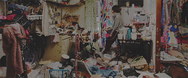 ゴミ屋敷で暮らす“捨てられない”人たちの生態を描いた「断捨離パラダイス」