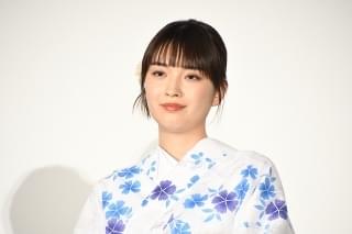 高橋文哉「後ろを振り返らずに進んでいきたい」 恋愛映画初主演、公開初日に笑顔