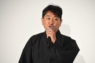 高橋文哉「後ろを振り返らずに進んでいきたい」 恋愛映画初主演、公開初日に笑顔