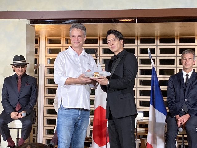 山下智久、日本人初の“名誉マスター・ソムリエ”に！ 「神の雫」仏大使公邸イベントで「日本とフランスの架け橋になれるように」 - 画像2