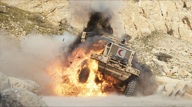 360度、敵だらけ―奇襲を受け孤立した装甲車を助け出せるか!? 「96時間」監督の戦争アクション「アンブッシュ」12月29日公開 - 画像2