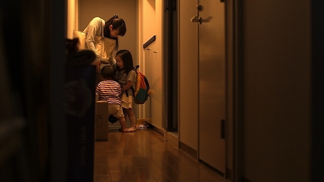 大阪2児放置死事件を基にした映画「子宮に沈める」 児童虐待防止推進月間にあわせてリバイバル上映 - 画像6