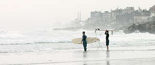 ガザのビーチでサーフィンする人たち、今はどうしているんだろう？【映画.com編集長コラム】