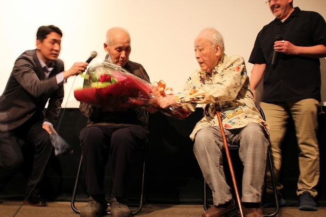 「94歳のゲイ」長谷忠さんが初めての東京で舞台挨拶「みんな長生きするんやで」 「薔薇族」伊藤文学編集長とも対面 - 画像6
