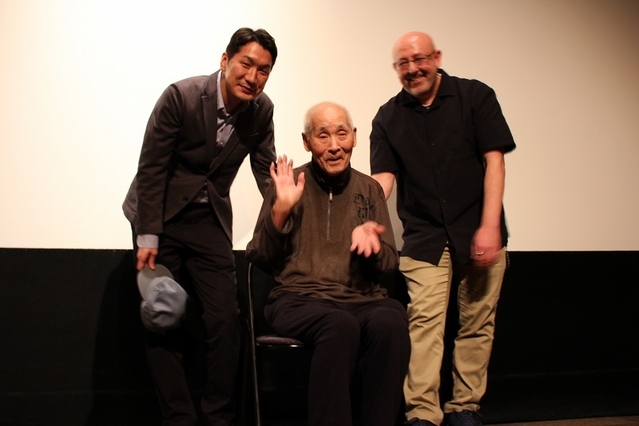 「94歳のゲイ」長谷忠さんが初めての東京で舞台挨拶「みんな長生きするんやで」 「薔薇族」伊藤文学編集長とも対面 - 画像5