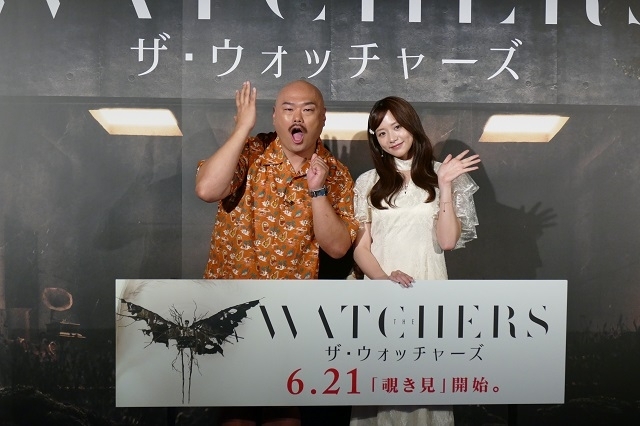 森香澄、初の映画PRイベント 控室に閉じ込められたクロちゃんを“監視（ウォッチ）” - 画像1