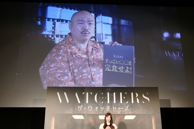 森香澄、初の映画PRイベント 控室に閉じ込められたクロちゃんを“監視（ウォッチ）” - 画像4