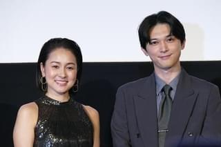 吉沢亮、ろう者の俳優・忍足亜希子から手話を褒められ感激「ぼくが生きてる、ふたつの世界」で親子役