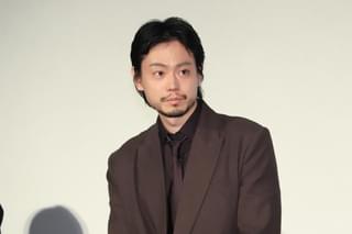 菅田将暉、黒沢清流の“狩りゲーム”に怯える「監督は怖いシーンになると笑みがこぼれていた」