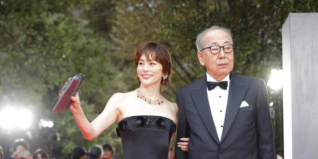 米倉涼子、綾瀬はるか、芳根京子、菊地凛子、橋本愛 華やかドレス＆着物でレッドカーペットを闊歩！【第37回東京国際映画祭】 : 映画ニュース -  映画.com