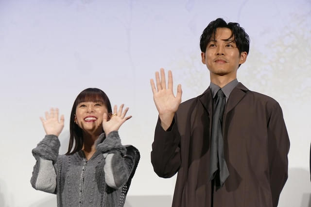 松坂桃李と芳根京子、2度目の共演でついに結婚「幸せです」「こちらこそ」【第37回東京国際映画祭】