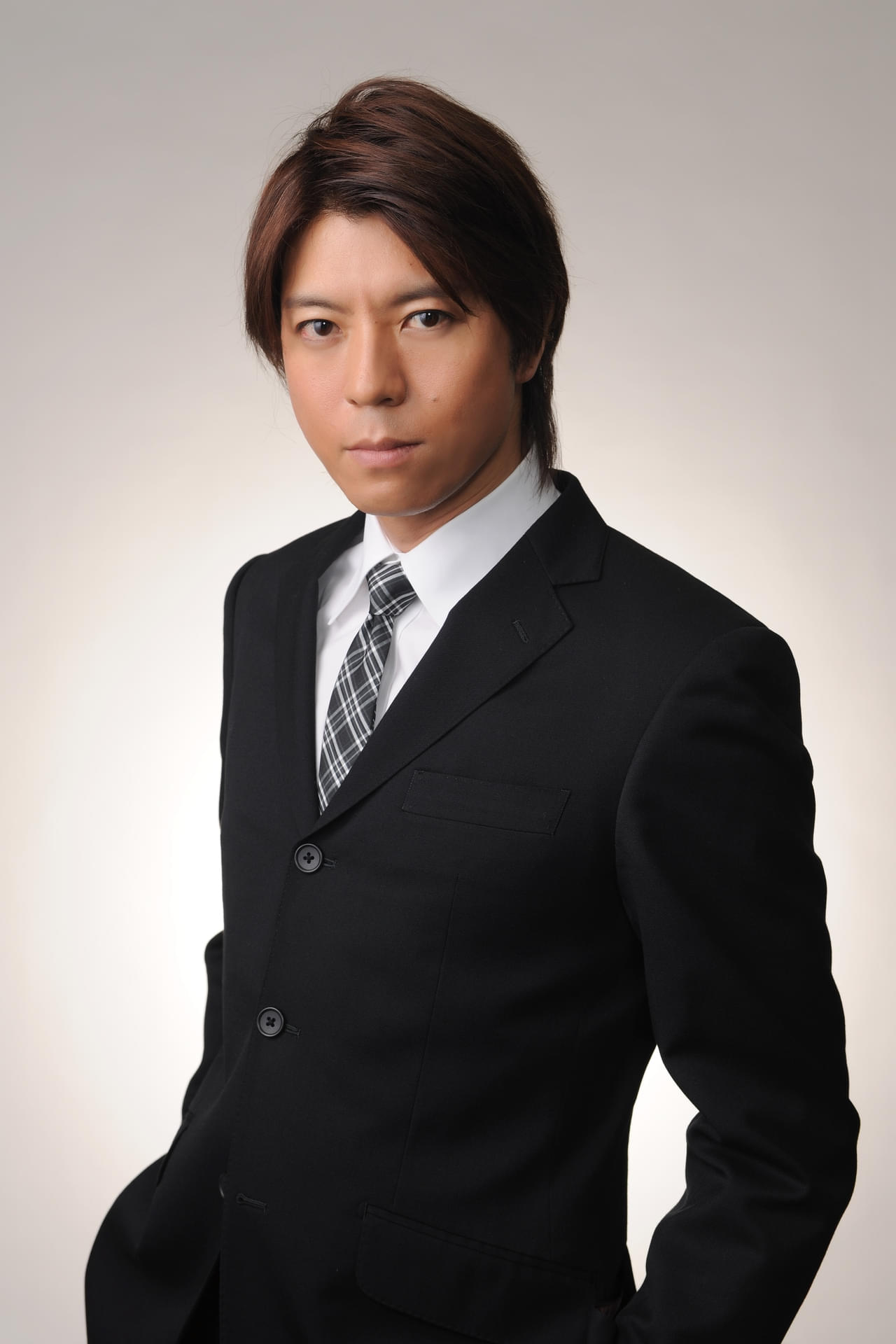 上川隆也、犬になる!? 謎の探偵役でフジテレビ連ドラ初主演！ 「問題物件」25年1月15日スタート