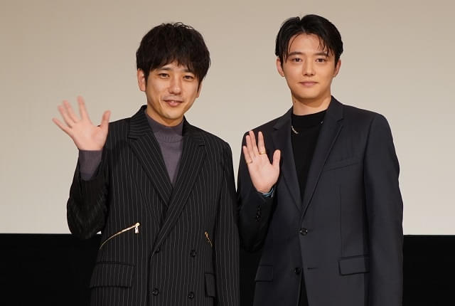 二宮和也（左）、櫻井海音（右）