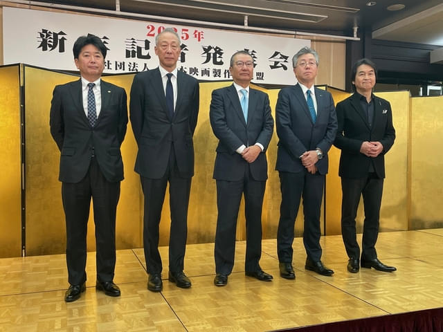 （左から）髙𣘺敏弘社長、松岡宏泰社長、島谷能成映連会長、吉村文雄社長、夏野剛社長