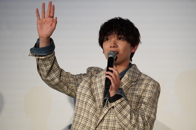 宮世琉弥、初の主演映画“顔好き”の見どころは「キス未遂の連続」【「顔だけじゃ好きになりません」初日舞台挨拶】