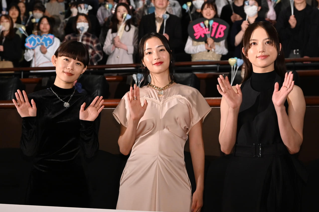 広瀬すず×杉咲花×清原果耶、公開から2カ月後の舞台挨拶に感慨 ネタバレOKトークで語り合う