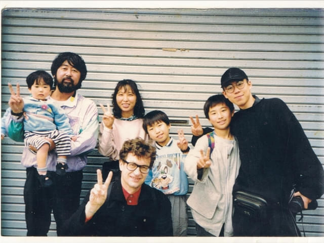 左から仲田早織氏、仲田氏のご両親、ヴィム・ヴェンダース、映画に出演した2人の兄、映画に出演しているスー・ダック・リー